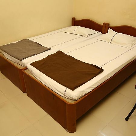 Sri Sai Krishna Deluxe Lodge Hyderabad Luaran gambar